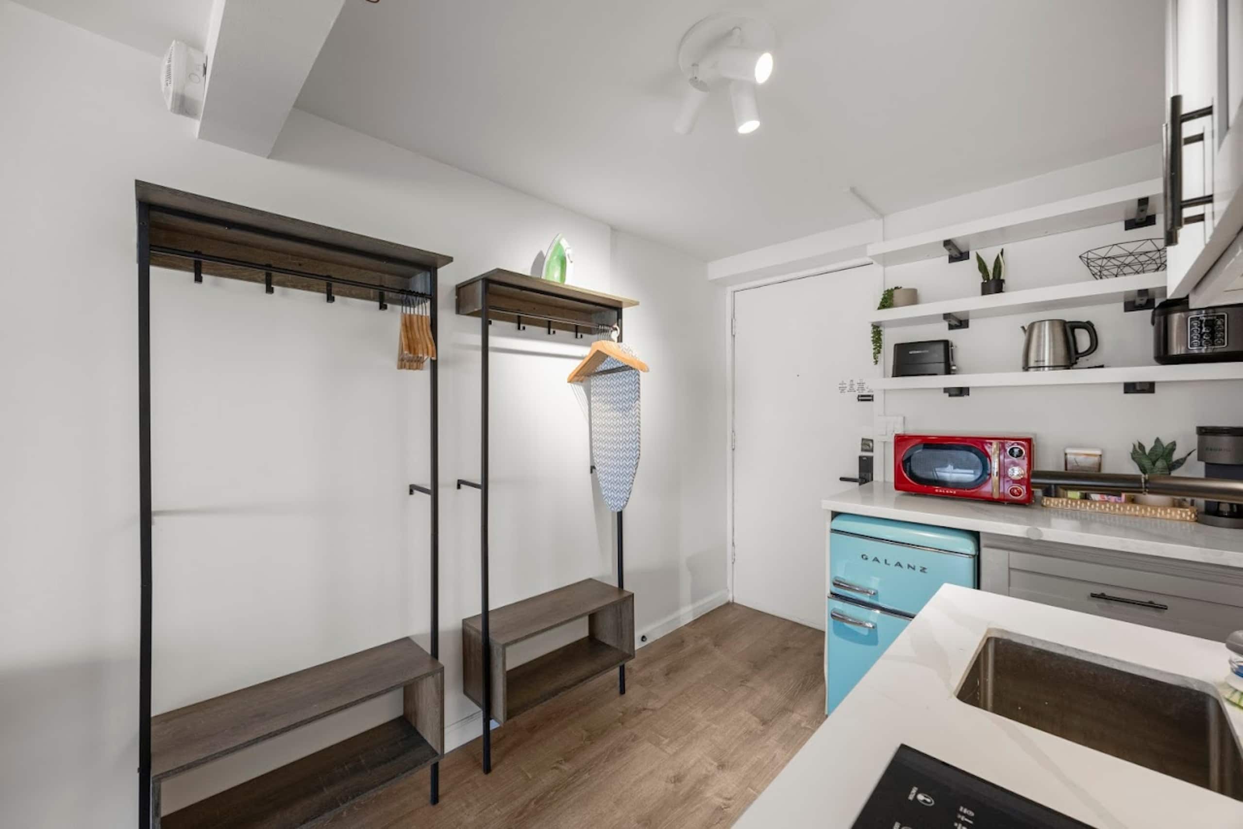 Condo in Honolulu · ★4.9 · Studio · 2 beds · 1 private bath - Image 18