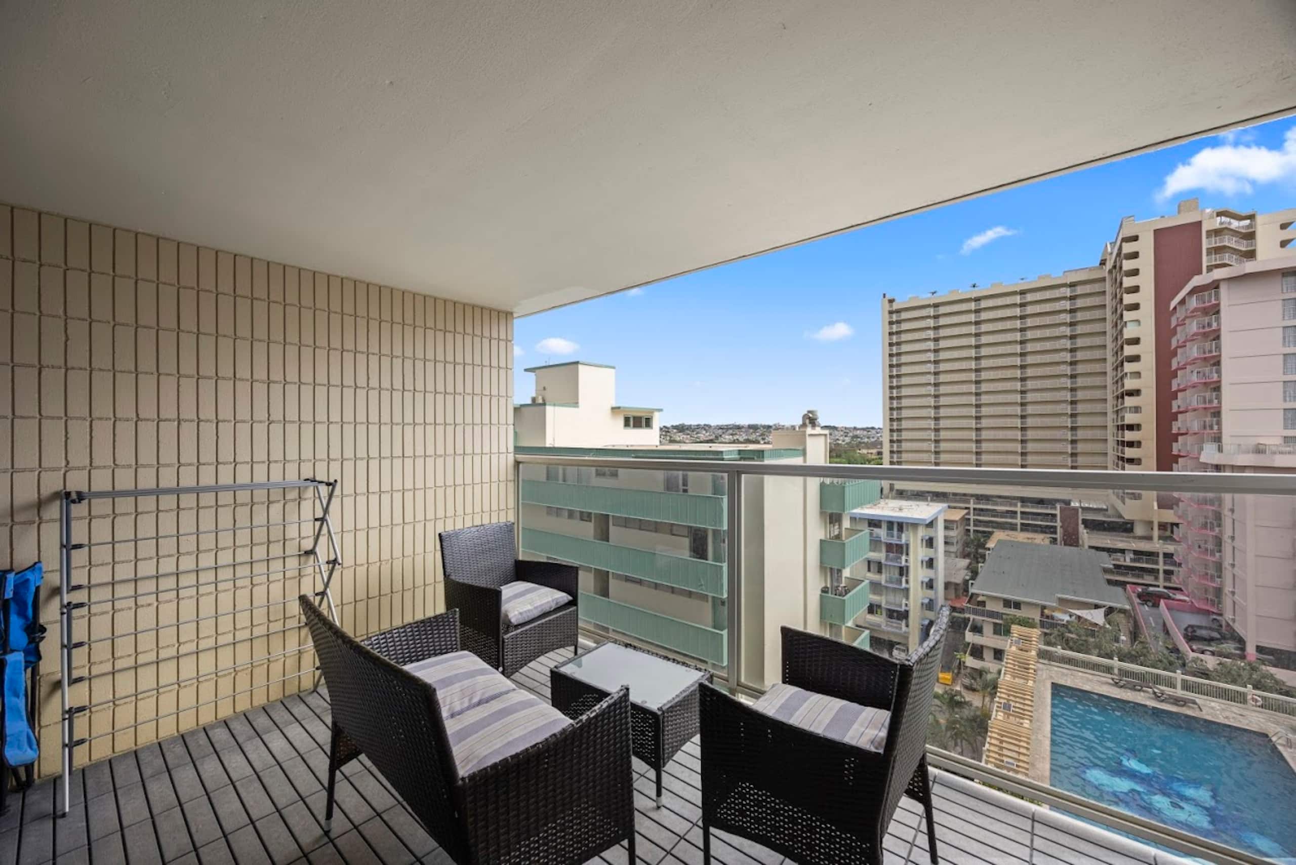 Condo in Honolulu · ★4.9 · Studio · 2 beds · 1 private bath - Image 32