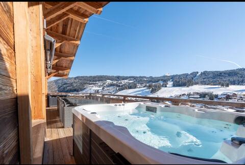 Chalet 12-14 People with Jacuzzi and 180° views