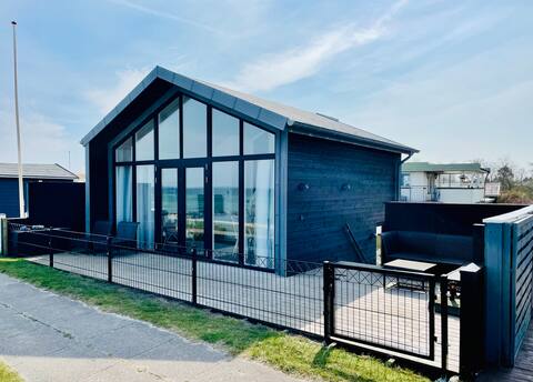 Romantic beach house, first row sea view