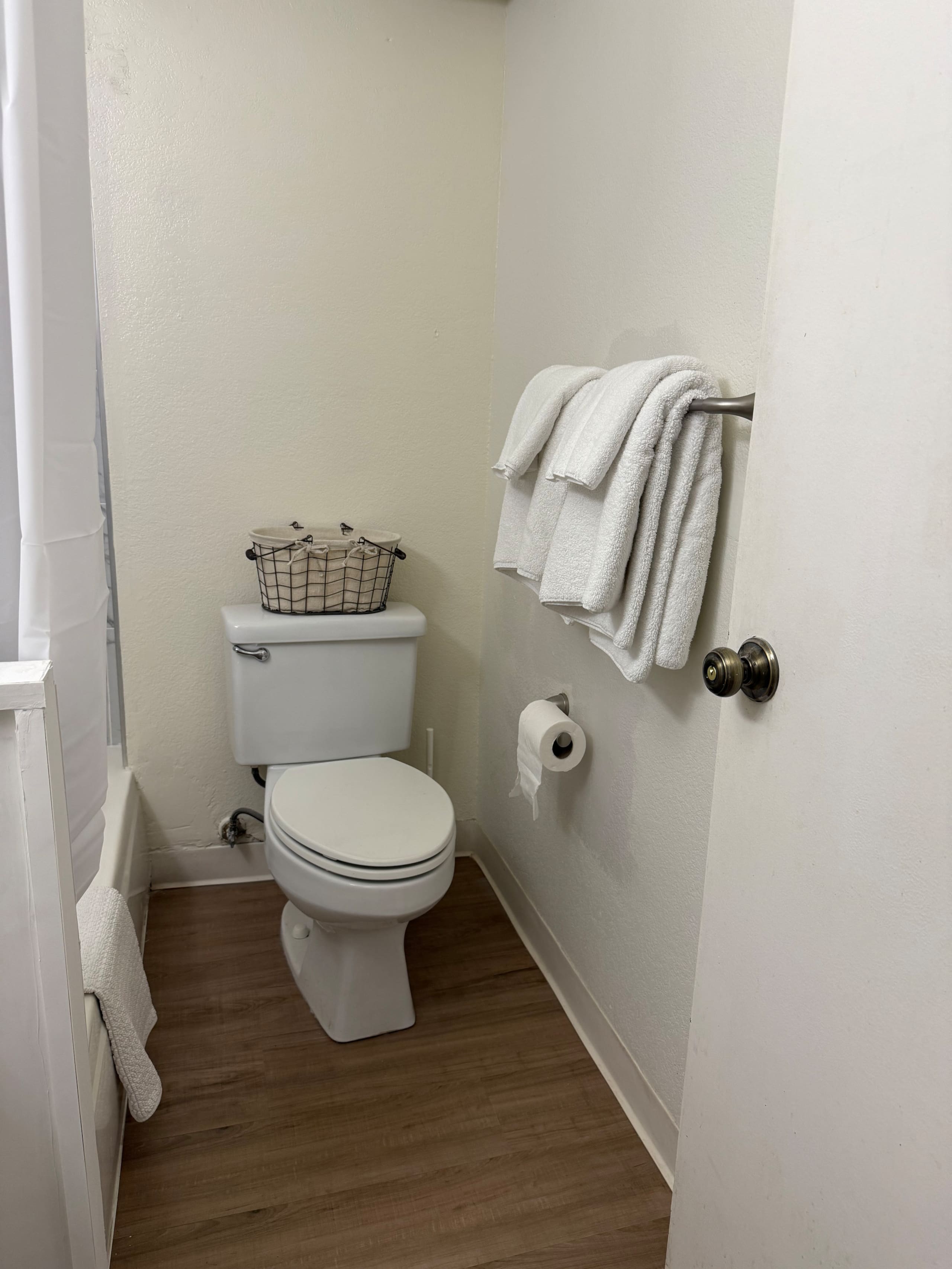 Condo in Honolulu · ★4.88 · 2 bedrooms · 2 private baths - Image 11