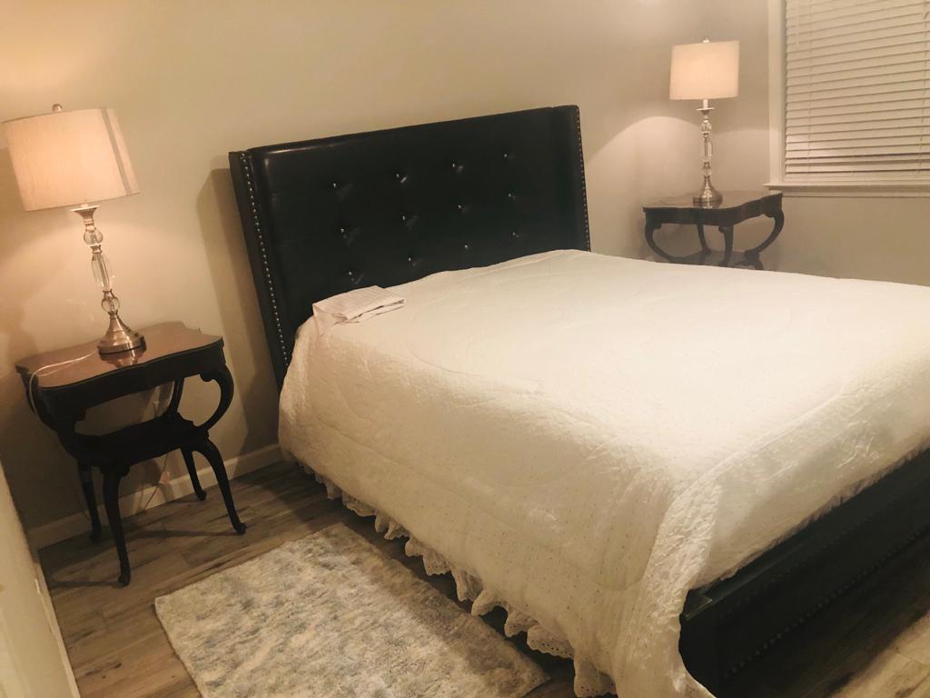 Dianes Palace:one bedroom bed & Breakfasts.