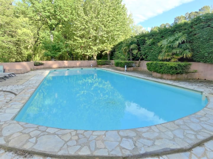 Appartement Dans Mas Avec Piscine - Rustrel