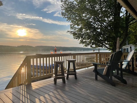 Lakefront cottage on Waneta Lake!