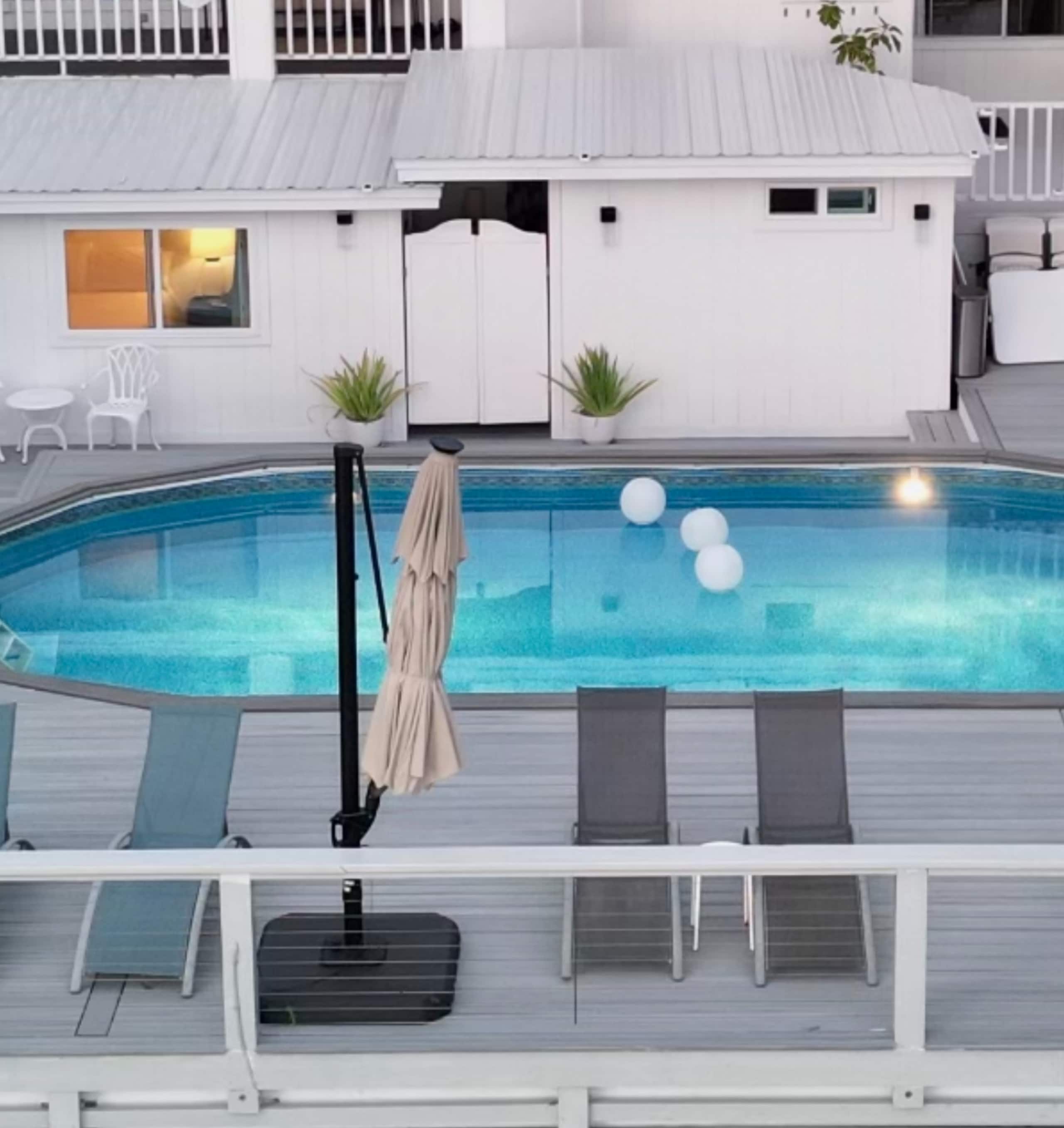 Bungalow Beauty Oceanview + Poolside - Photo 13