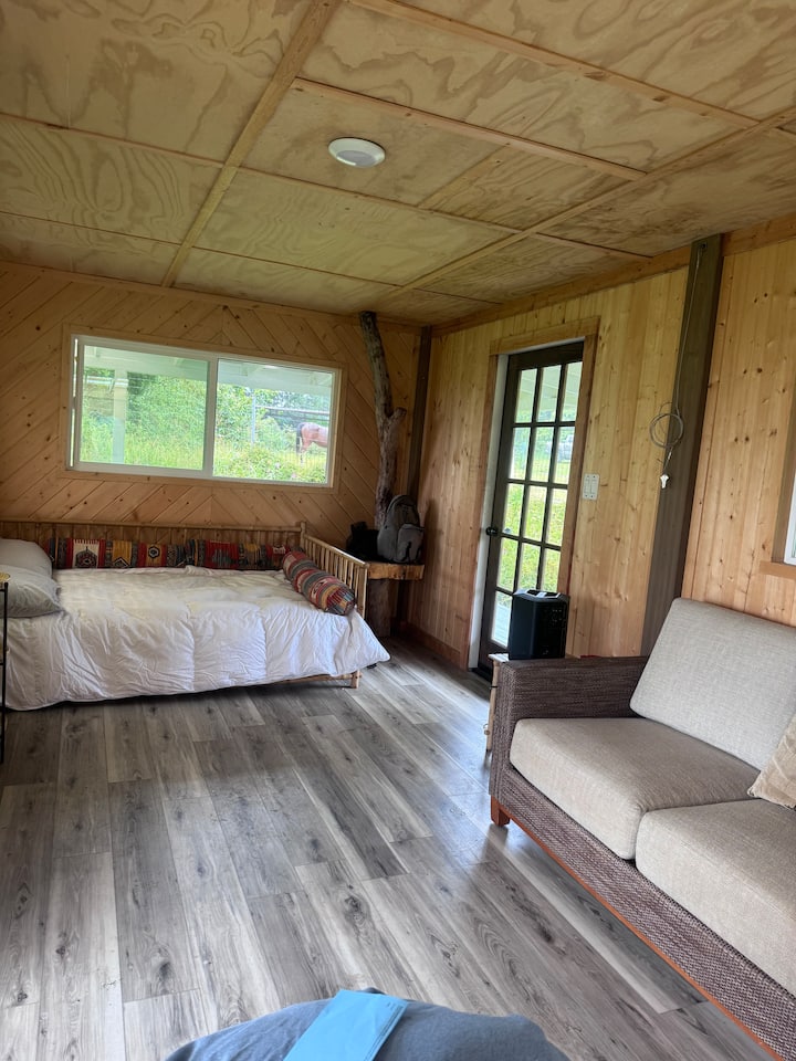 Cozy Cabin W/ Horses - Pāhoa, HI