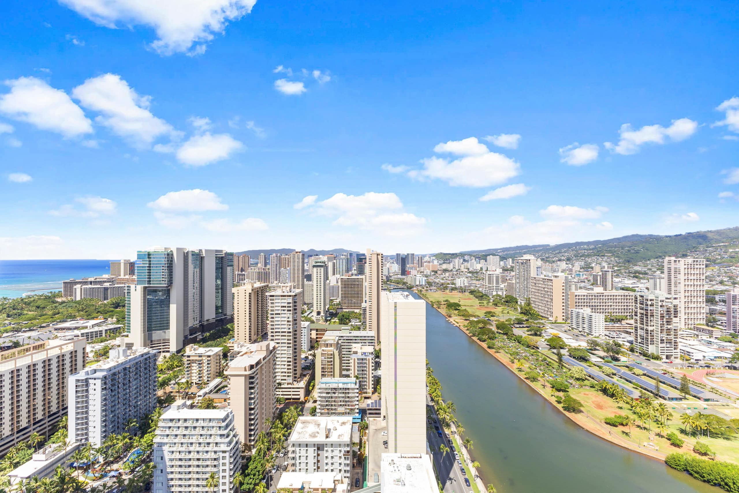 Condo in Honolulu · ★4.94 · Studio · 2 beds · 1 private bath - Image 31