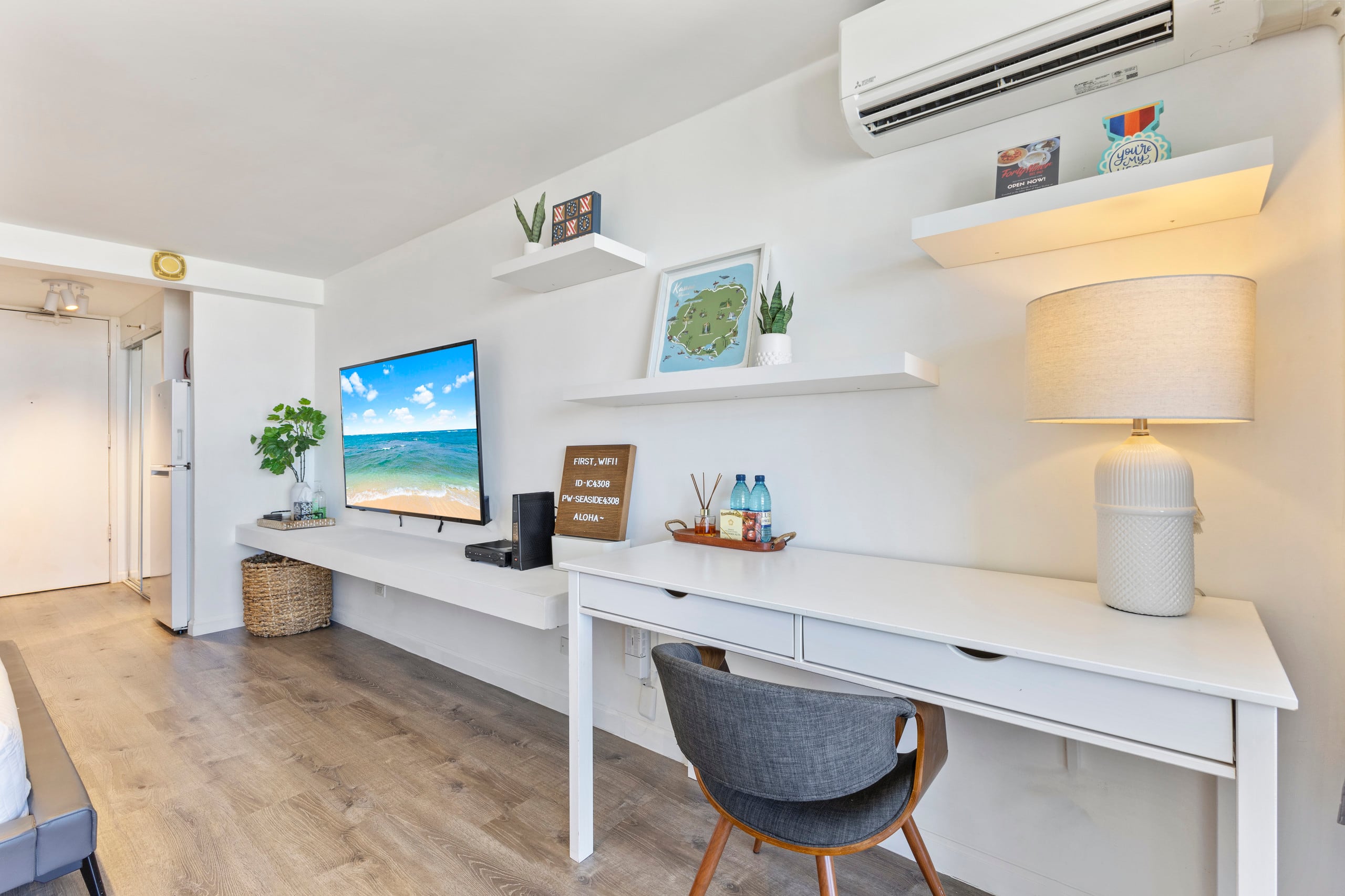 Condo in Honolulu · ★4.94 · Studio · 2 beds · 1 private bath - Image 3