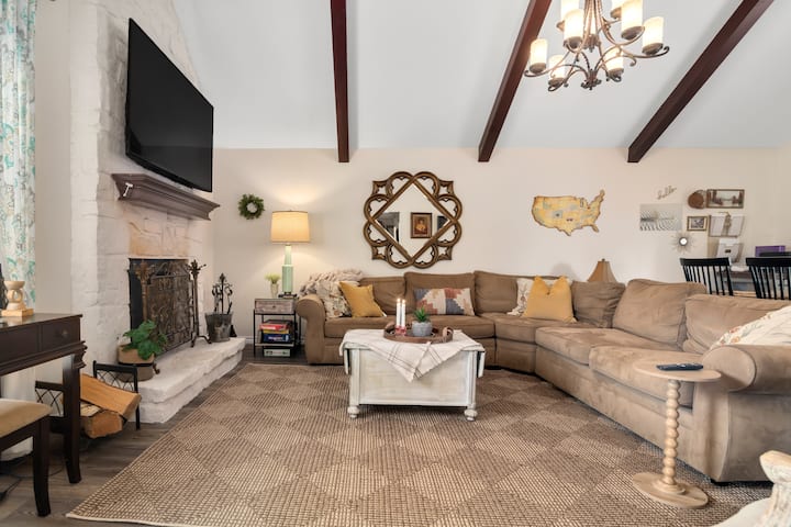 Cozy Up W/coffee/jenkscottage/hot Tub/3b/2bath - Oklahoma Aquarium, Jenks