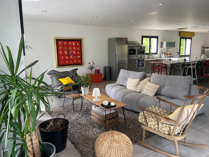 Maison Moderne Dans Havre De Paix - ibis Cahors
