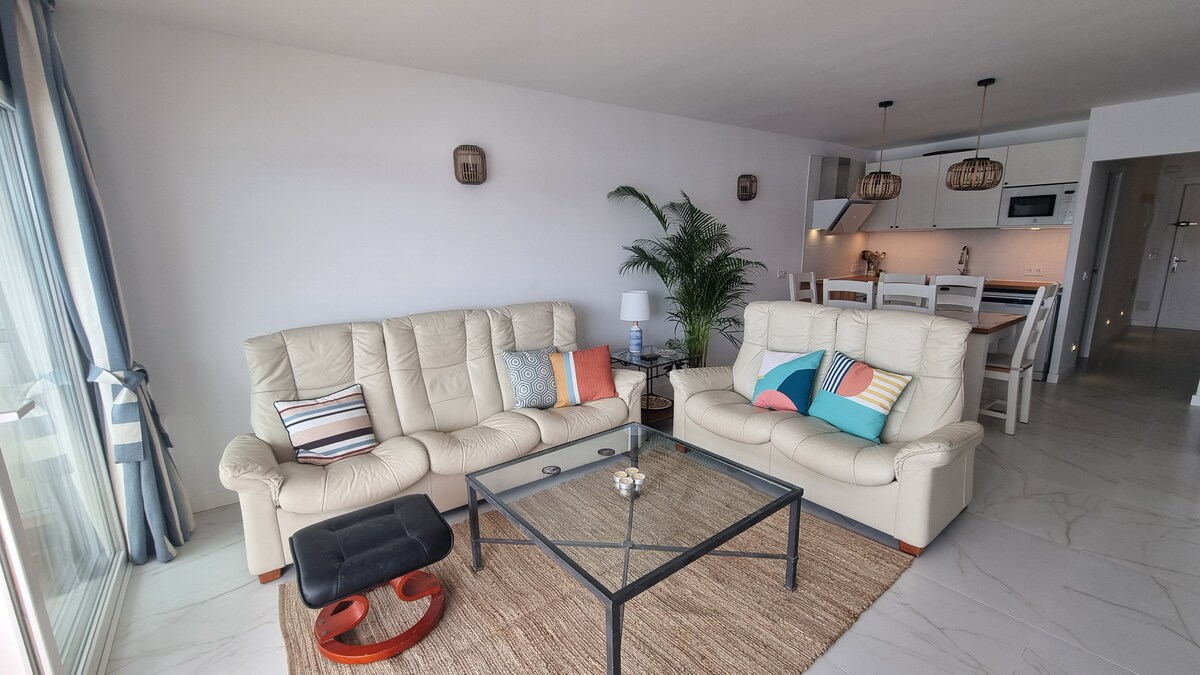 Popular Airbnb listing: Apartament with marvellous  views to the sea in Calvià