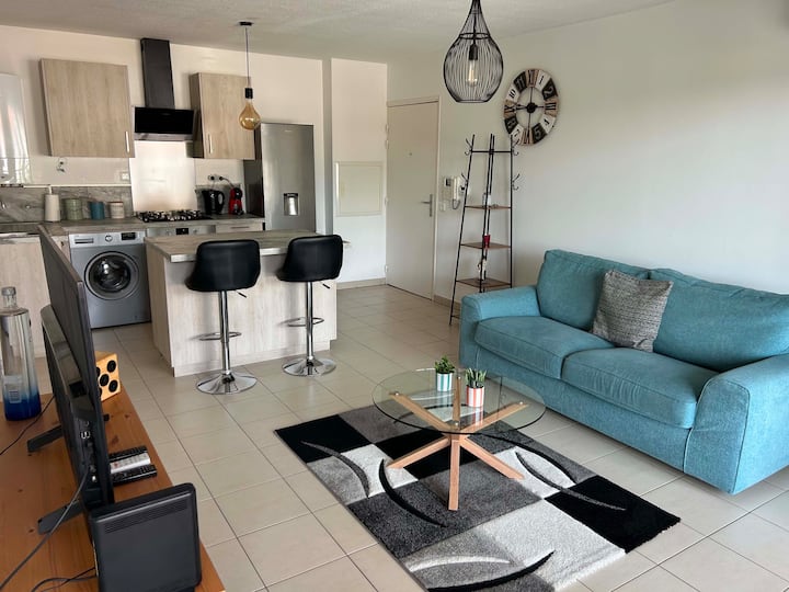 Superbe Appartement T2 Avec Parking Privatif - La Crau