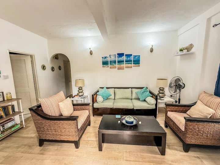 Kaej’s Guesthouse - (W/ Pool In Central Location!) - Sainte-Lucie