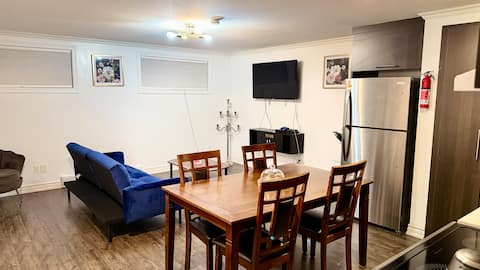 Successful Airbnb property: Adorable 1 Bedroom Guesthouse/Free Parking in Gatineau