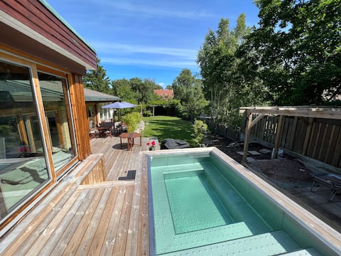 Luxury Beach Villa - pool, 98' TV & billiard