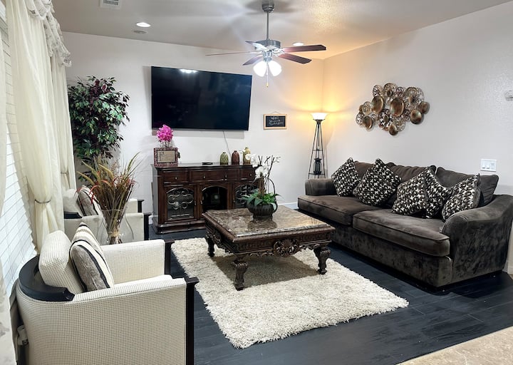 3 Bedroom Home Plus In-law Suite - Tulare, CA