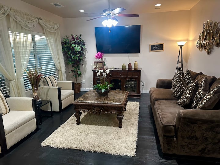 Home Away From Home 3-br Bliss - Tulare, CA