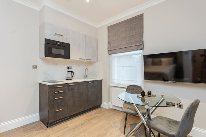 Boutique Studio Apartment With A/c, Chelsea - フラム
