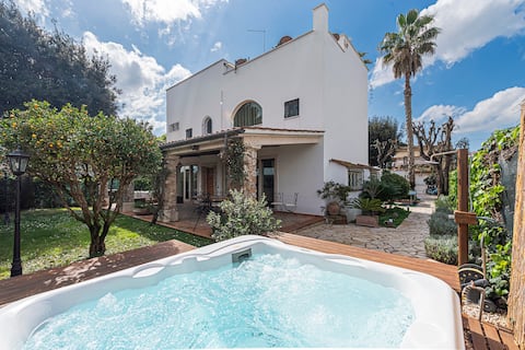 Seaside Villa Rome Pool & Sauna