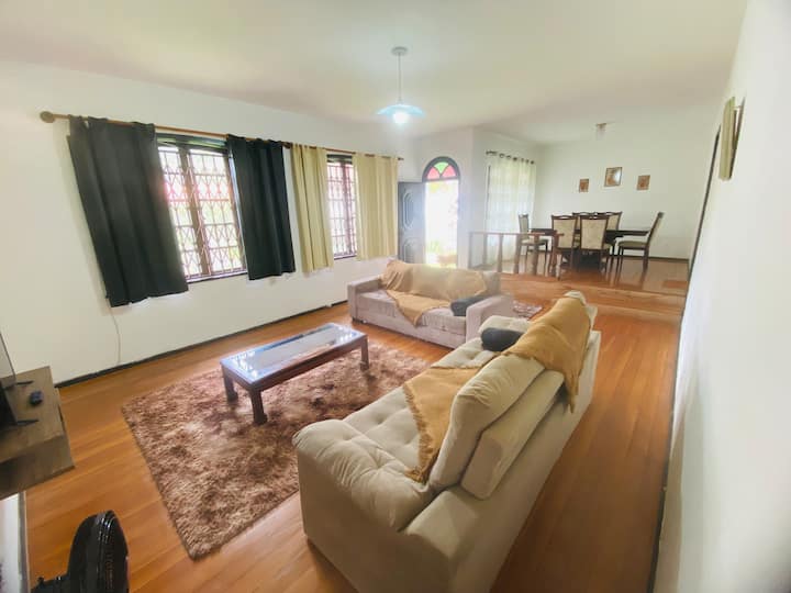 Casa Rústica, Charmosa, Segura E Confortável - Teresópolis