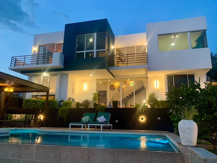 Surf City SeaSide Beach House *Amazing View*