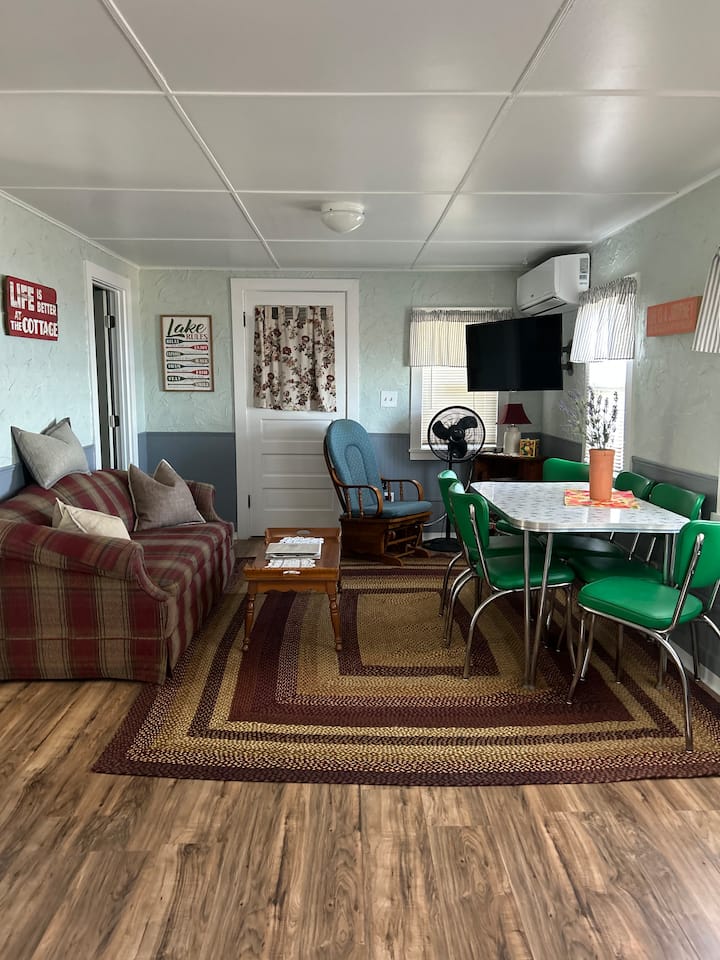 Two Bedroom Cabin On Houghton Lake Sunrise#2 - Houghton Lake, MI