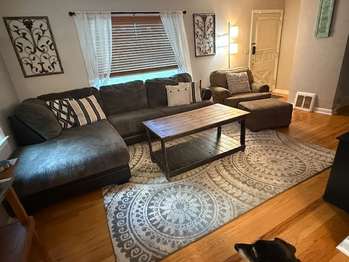 Cozy Home -Central To Anything Kc! - Overland Park, KS
