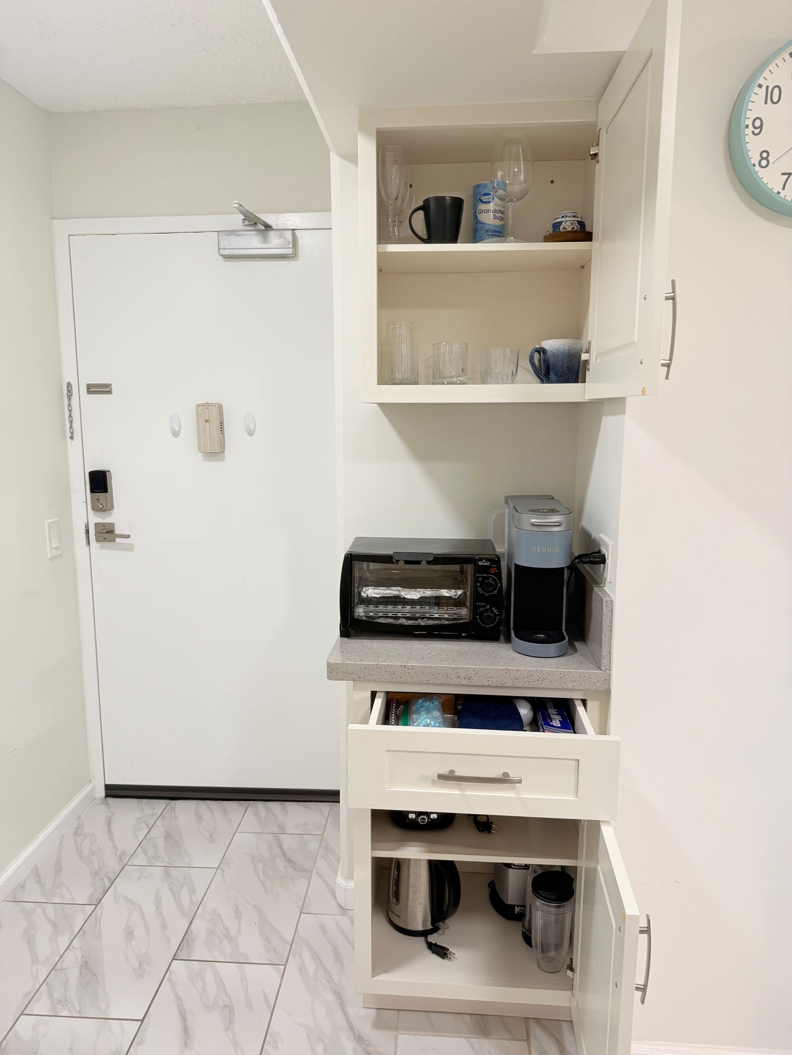 Condo in Honolulu · ★4.92 · 1 bedroom · 1 bed · 1 private bath - Image 5