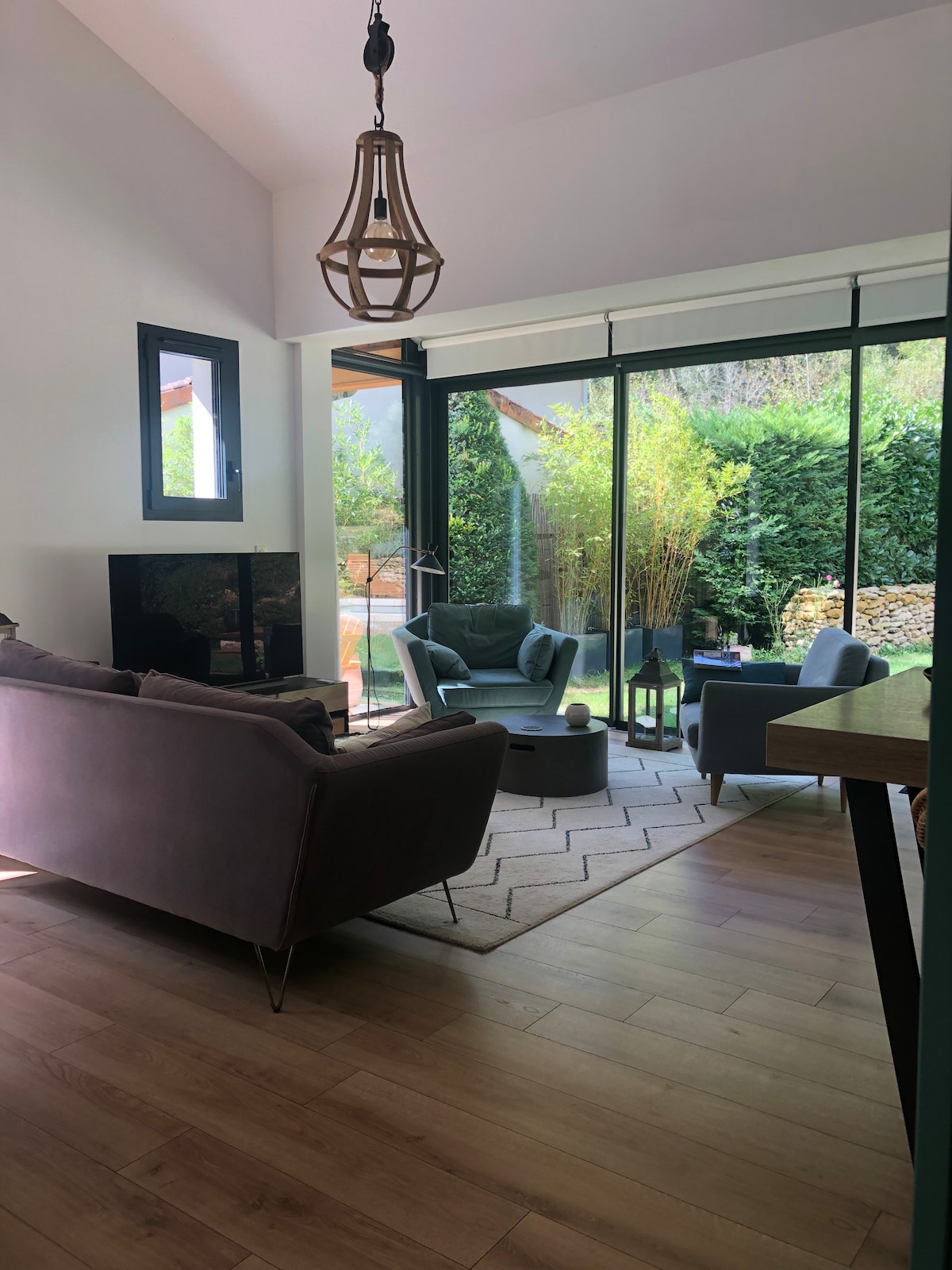 Airbnb con migliori performance: House on the edge of the woods a Périgueux