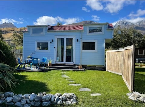 Top performing Airbnb: Mount Alfred view Tiny house. in Wakatipu Outer