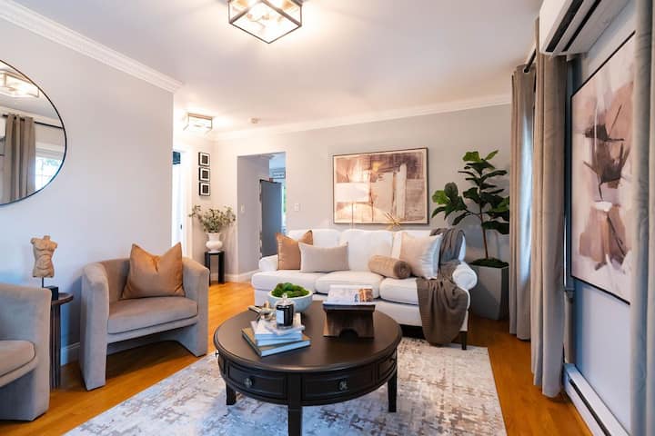Cozy, Modern, Charming Cottage 1min To The Beach - Quincy, MA