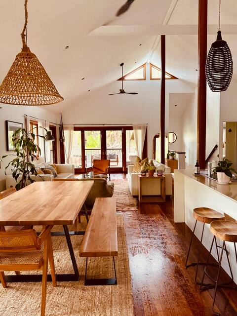 TEMPLE BEACH HOUSE