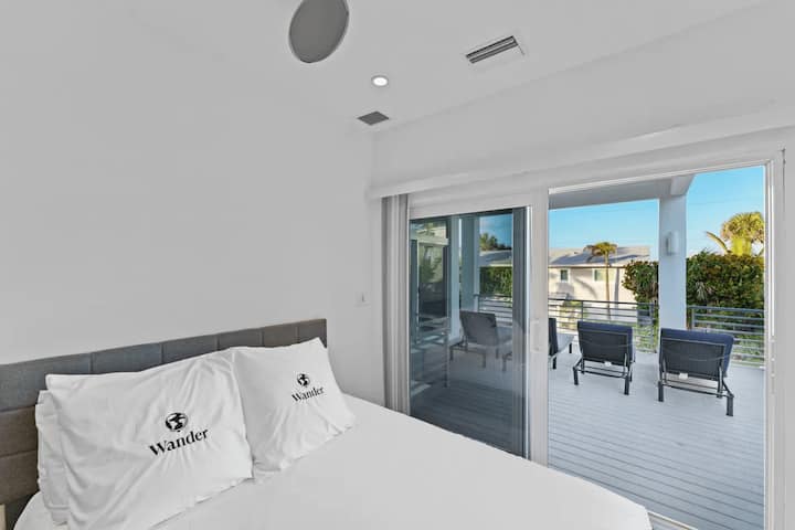 Chambre 2 - 2e étage (la chambre est située à côté du patio)