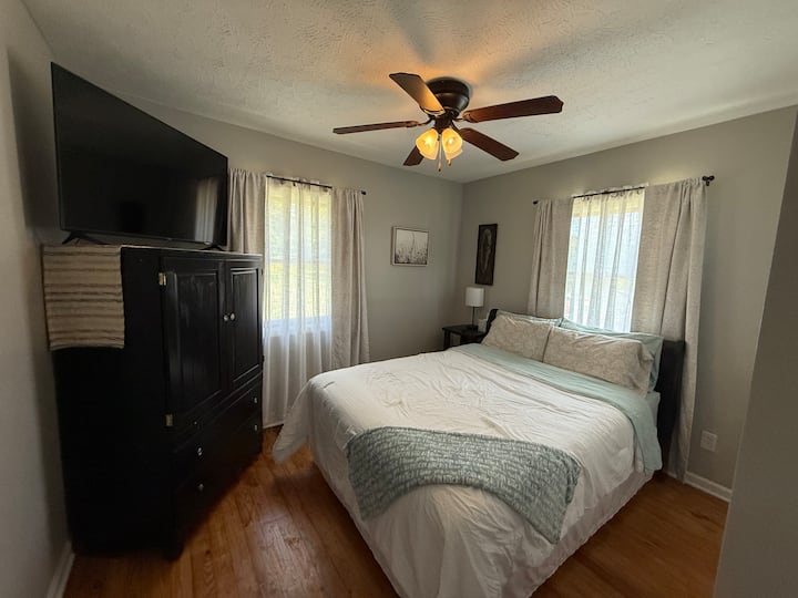 Krevat dopio "queen" dhe TV