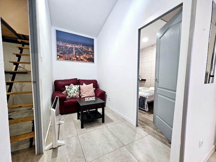 Cozy Apt · Private Patio · Metro 4 Min - Badalona