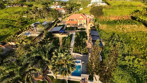 Campomar with Jacuzzi, Pool and Sauna 30 pax