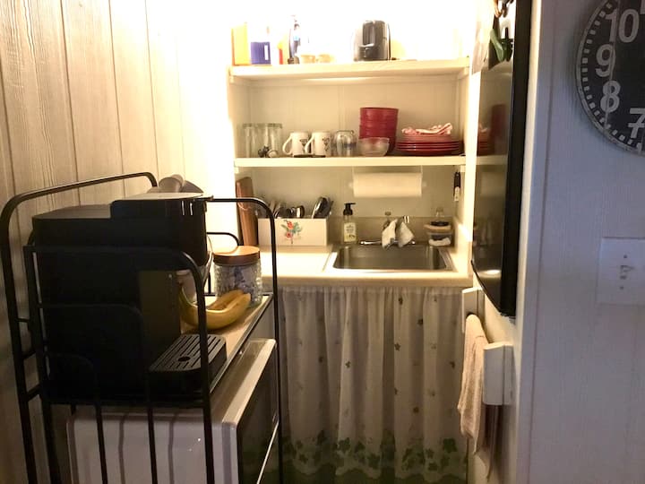 Cozy Cottage By The River - Daytona Beach, FL