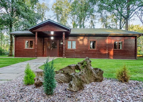 Woodland Oak Lodge