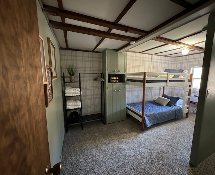 Chumba cha 4: Ghorofa ndogo (kwenye chumba cha chini)