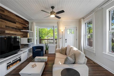 Top performing Airbnb: Atlanta Elegant Gem Modern Home centrally located in Mozley Park