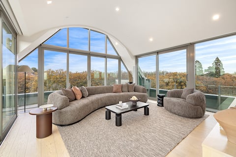 Elegant 2-Level Penthouse with Panoramic Views
