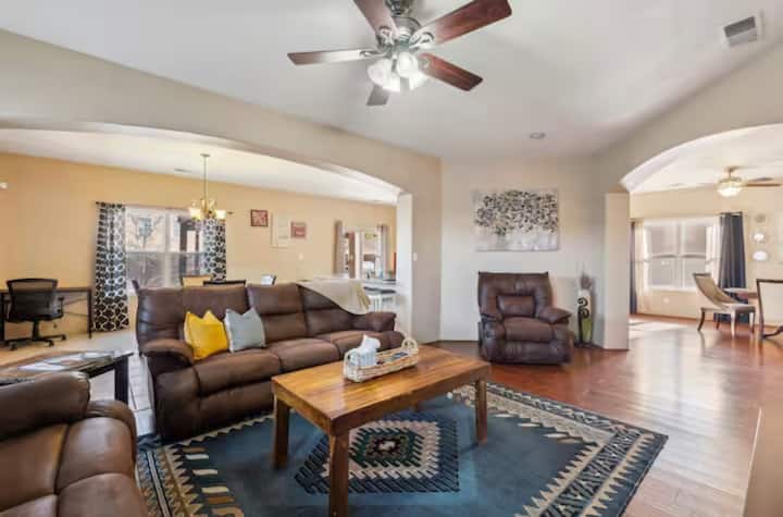 Brindisi Estate - Beautiful 5br Home On Cul De Sac - Rio Rancho, NM