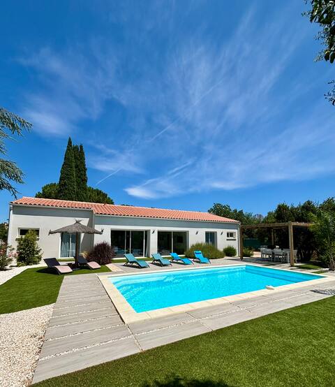 Villa with heated pool, 3 Suites