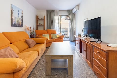 Successful Airbnb property: Yecla Flat by Invalencia in Algirós