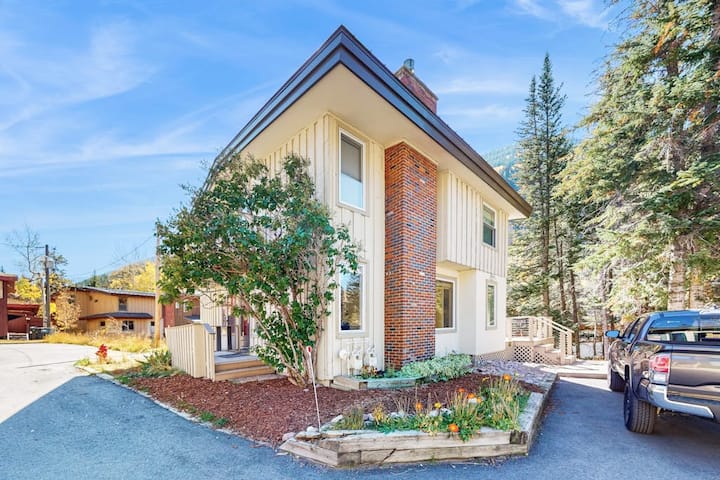 2br Mountainview | W/d |Short Walk To Bus