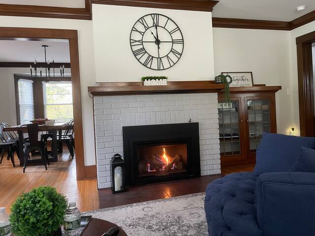 Beautiful Home in Highland Park-close to UofR gallery image 2