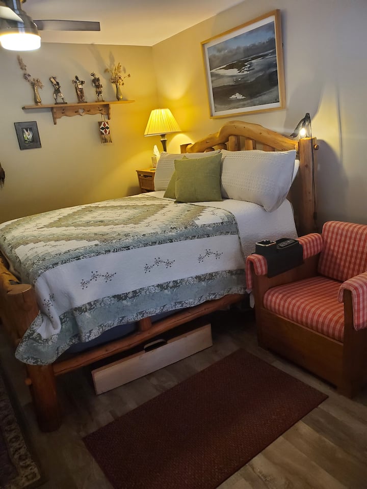 Thimbleberry Room - Copper Harbor, MI