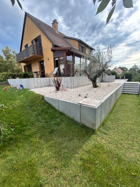 House with garden and terrace in the vineyard