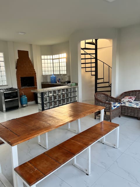House in a great location for up to 10 people