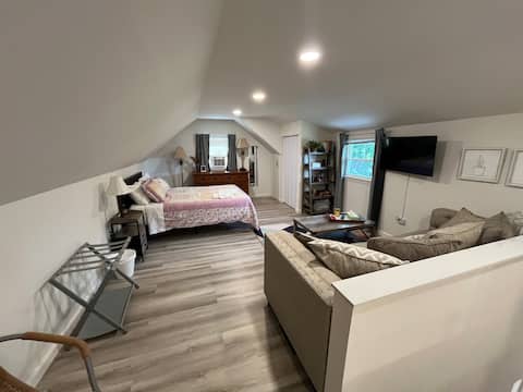 The Blue Jay studio - a serene get away for two